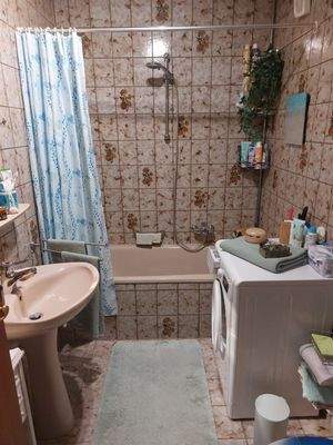 innenliegendes Bad mit Wanne (noch Original)