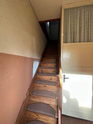 Treppe zu Gästezimmer.JPG