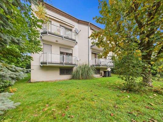 Rückfront mit Garten