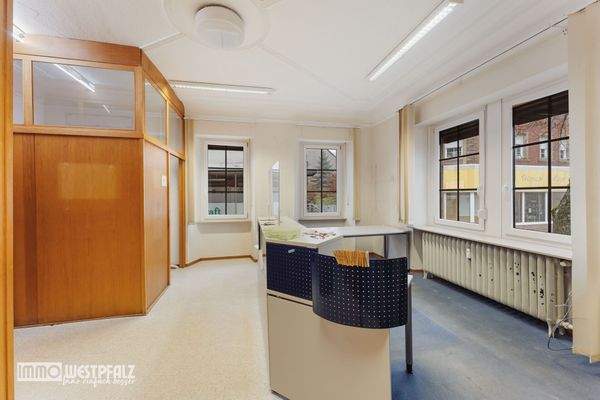 Zimmer Praxis Empfang EG links