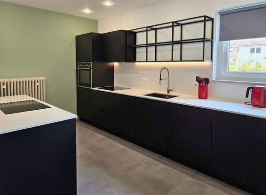 Küche nach Renovierung (KI)