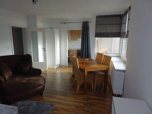 Wohnzimmer mit Blick zur Küche