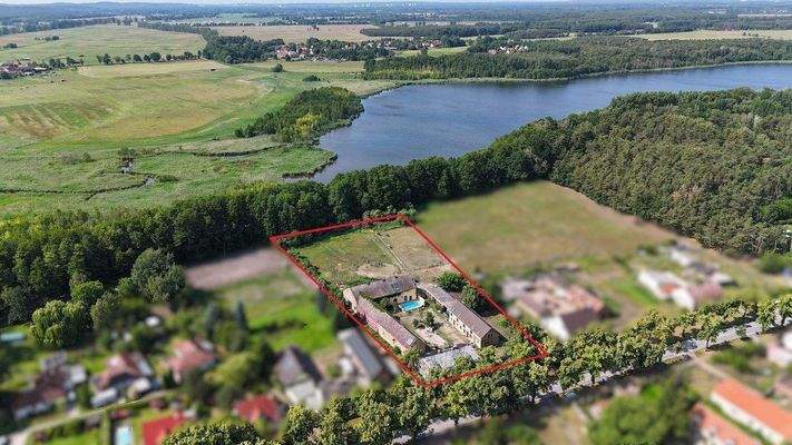 Grundstück Ansicht (rot makiert) Seerichtung.JPG