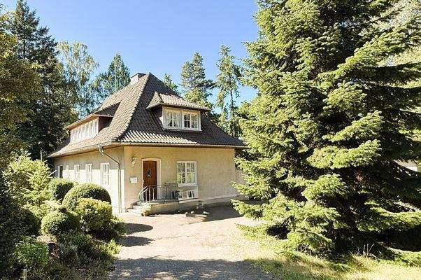 Seitenansicht Praxiseingang