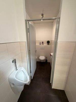 Gaststätte Erdgeschoss WC Herren.jpg