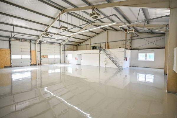 Ansicht lagerhalle und Sozialräume