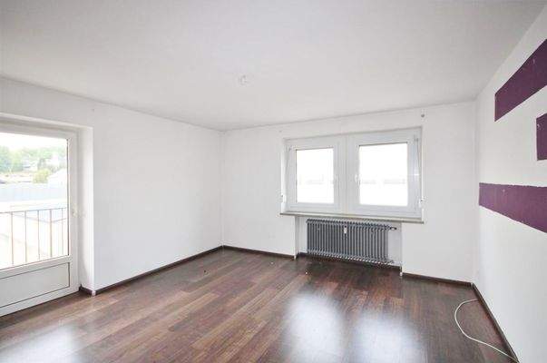 Zimmer mit Balkonaustritt (2.OG)