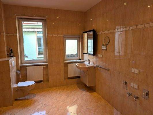 Hauswirtschaft mit WC OG 1