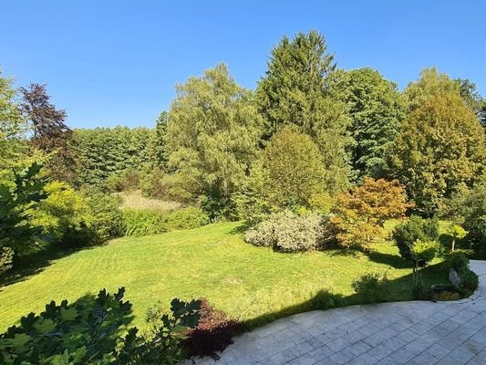 Garten mit Terrasse