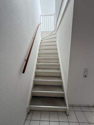 Treppe ins 1. OG
