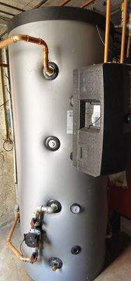 Haus links Technik separat / Hintereingang