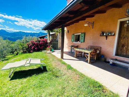 Portico e giardino piano terra 1.7.JPG