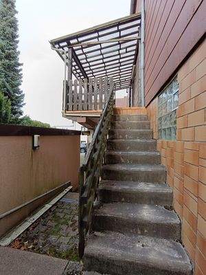 Balkon EG mit Zugang zum Hof und Garten