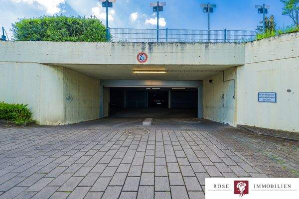 Tiefgaragenzufahrt