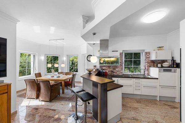 Küche mit Erker Gartengeschoss