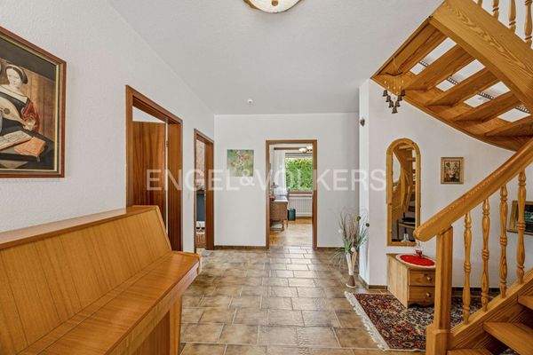 Großzügiger & heller Eingang EG