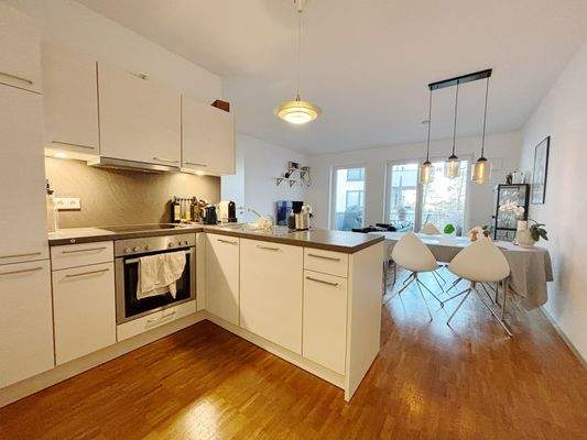 Einbauküche / Wohnzimmer 