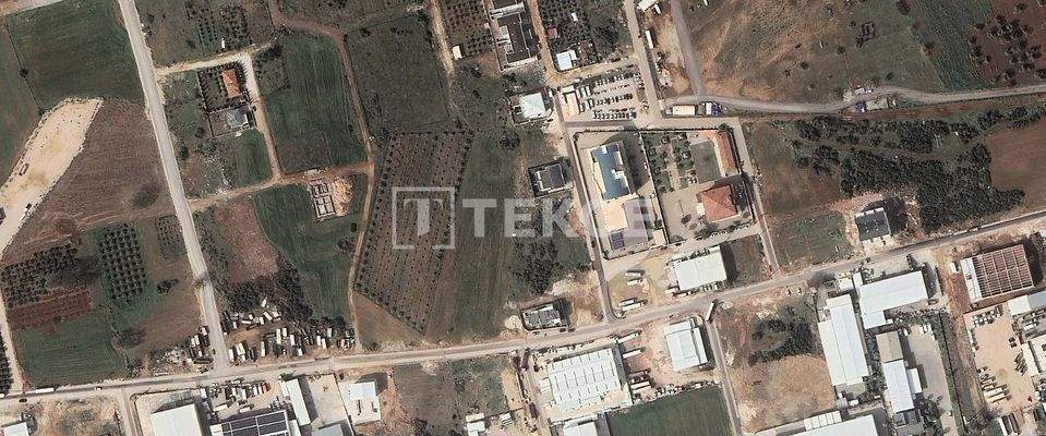 2,885 m² Commercially Zoned Land Close to Main Road in Antalya