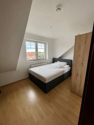 Schlafzimmer 1.jpg