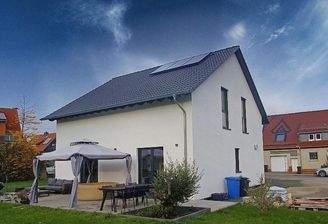 Rückseitige Wohnhausansicht