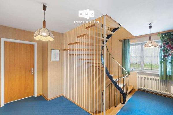 Treppenhaus ins Dachgeschoss