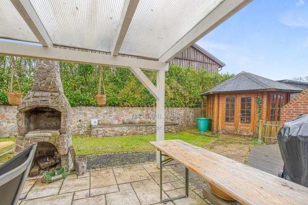 überdachte Terrasse