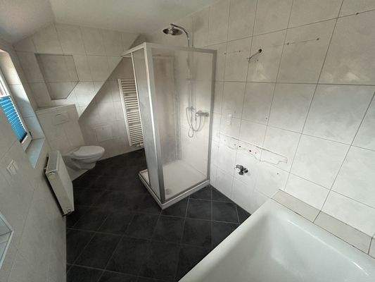 Vollbad mit Dusche