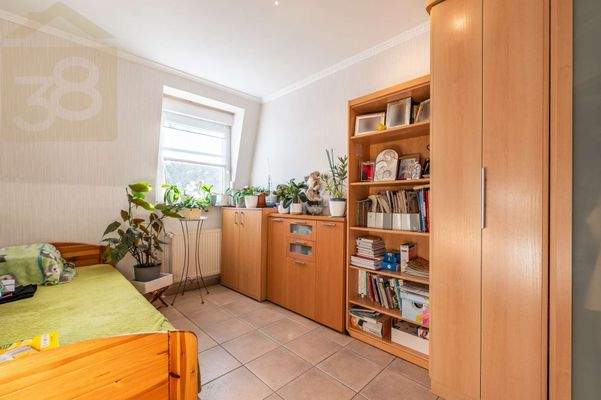 Arbeits-/Kinderzimmer 2