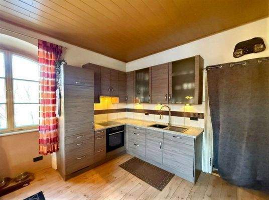 Küche mit Einbauküche