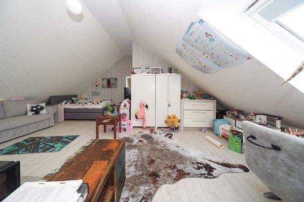 Zimmer im Spitzboden OG