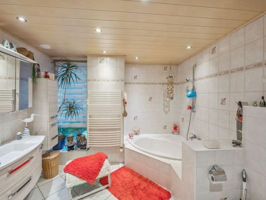 Badezimmer EG