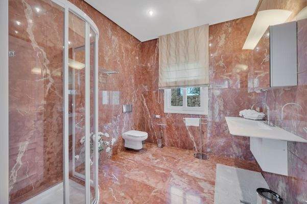 Guest bathroom in villa in Costa d'en Blanes