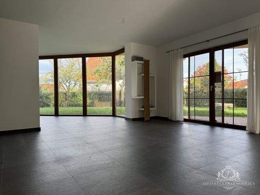 lichtdurchfluteter Wohnbereich