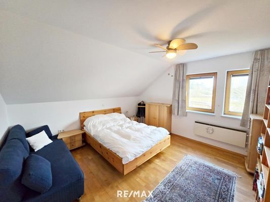 10_Schlafzimmer DG