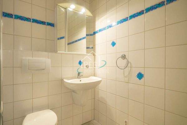 Virtuell entmöbliertes Badezimmer Einliegerwohnung