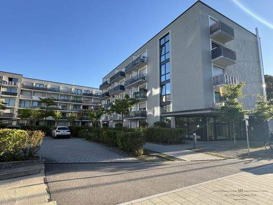 • Riesieger Studentenwohnkomplex • 