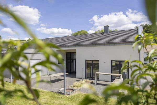 Rückansicht mit Garten