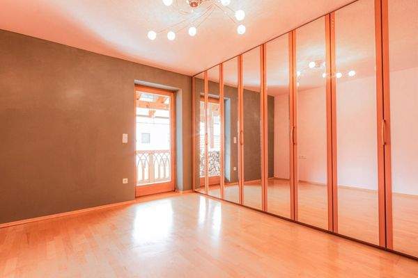 Schlafzimmer 2 Ansicht (mit Kleiderschrank)