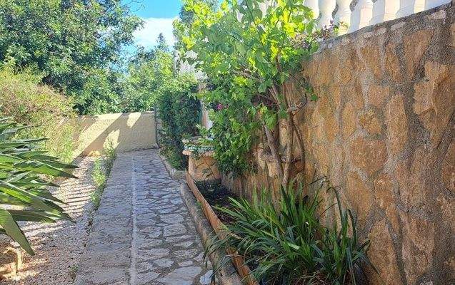 Pe860 detail mediterranean garden.jpg