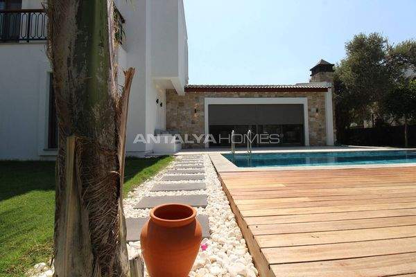 Stylish Villas with Private Pool and Garden in Bodrum