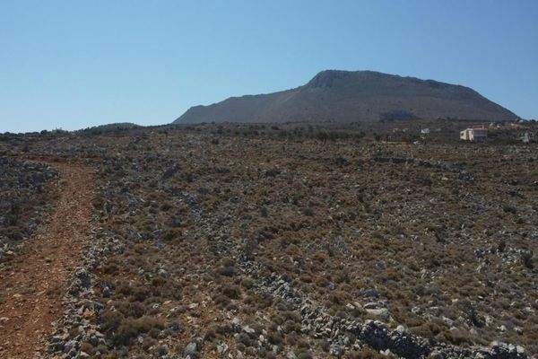 Kreta, Kokkino Chorio: Grundstück in ruhige Lage mit majestätischer Aussicht zu verkaufen
