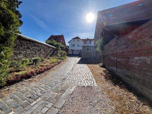 004020156800_302_353_08082025231631156