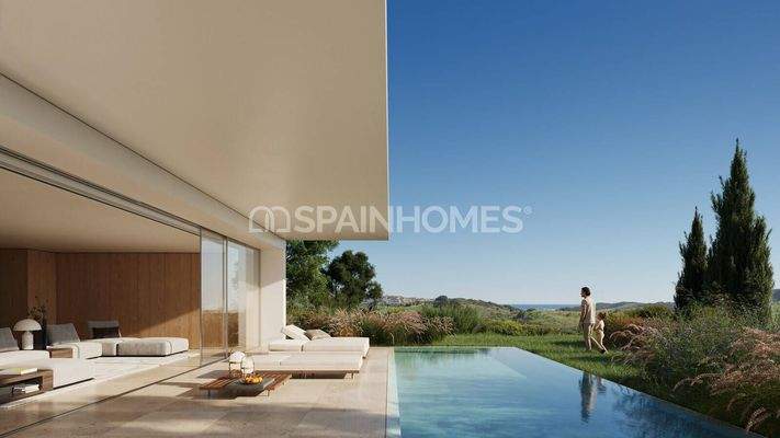 Detached Villas Near Golf Courses in Estepona