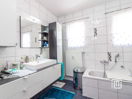 Badezimmer-Altbau-Obergeschoss.jpg