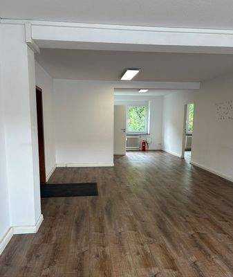 große. helle Büros