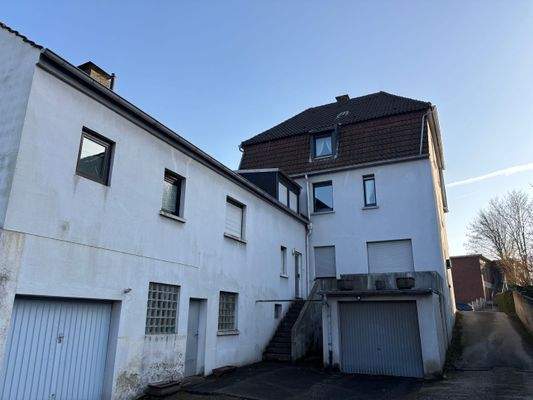 Rückseite mit Hinterhof