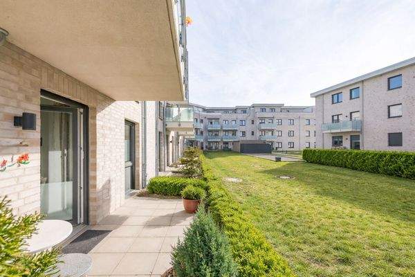 Terrasse mit Blick in den großen Innenhof