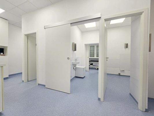 Schleuse zum Eingriffsraum