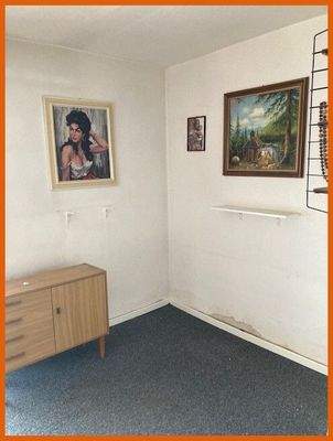 Wohnen - Putzschäden renovierunsbedürftig