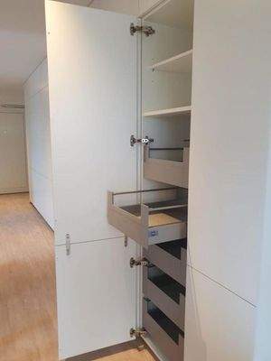 ... mit praktischer Inneneinteilung für Vorräte, etc.